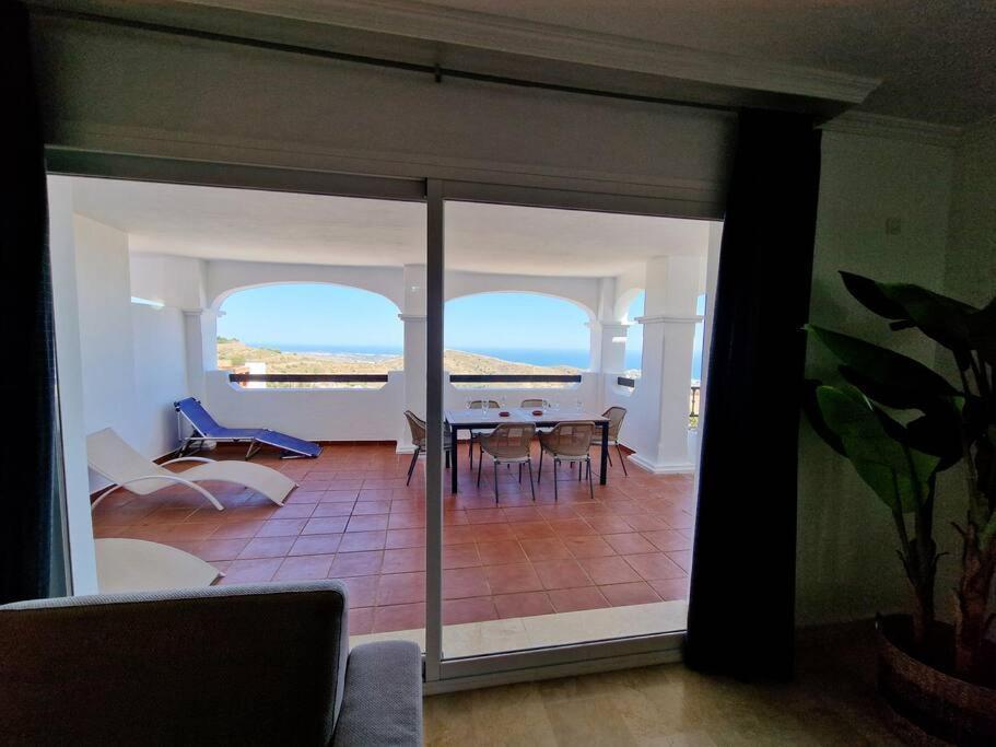 Las Palmeras Seaviews Михас Экстерьер фото