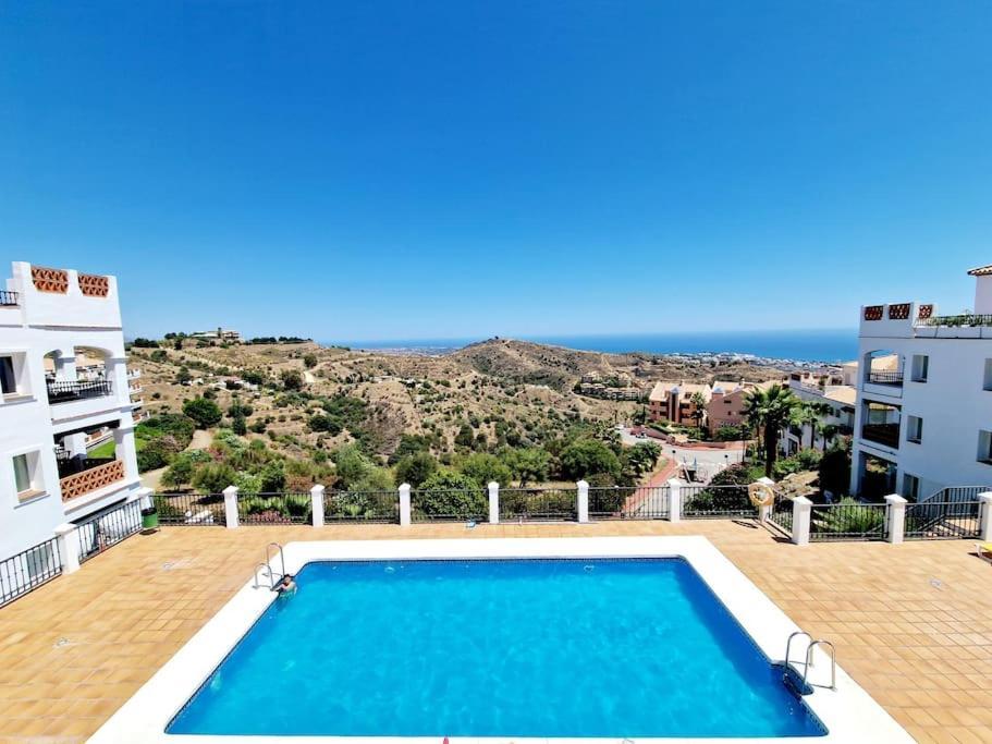 Las Palmeras Seaviews Михас Экстерьер фото