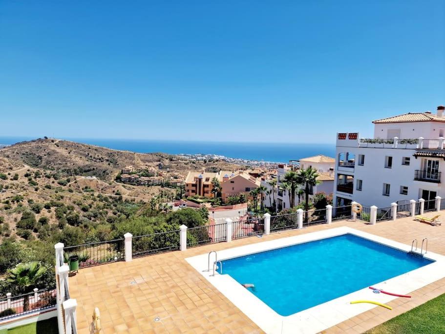 Las Palmeras Seaviews Михас Экстерьер фото