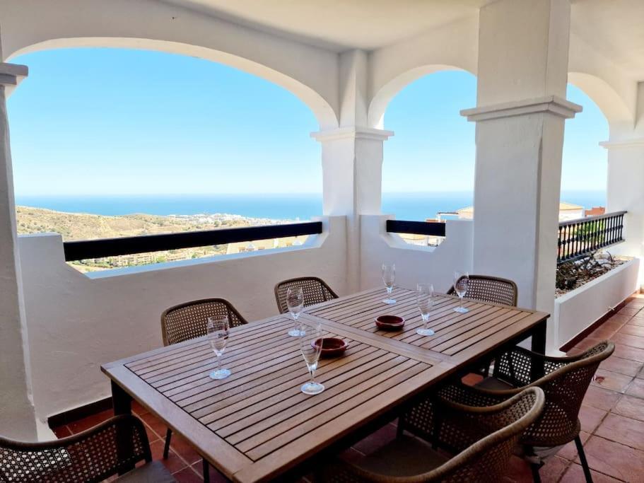Las Palmeras Seaviews Михас Экстерьер фото