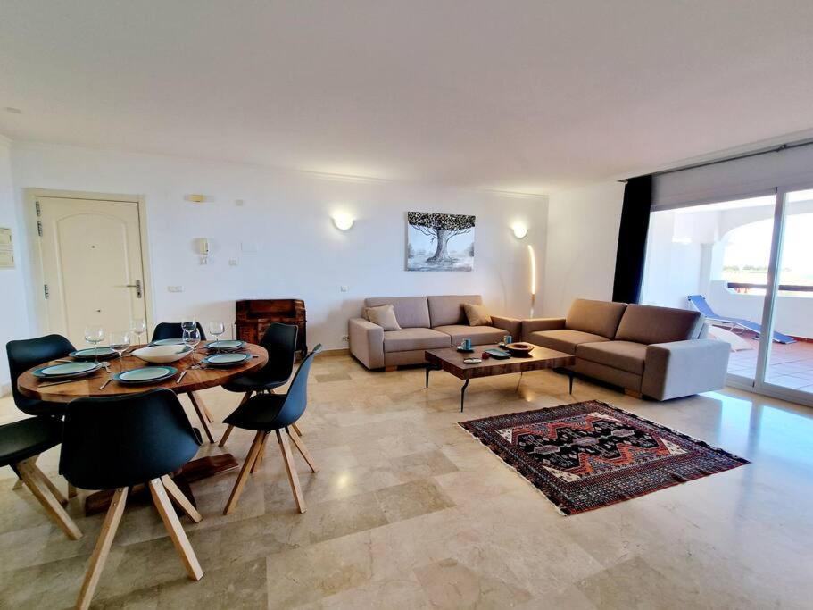 Las Palmeras Seaviews Михас Экстерьер фото